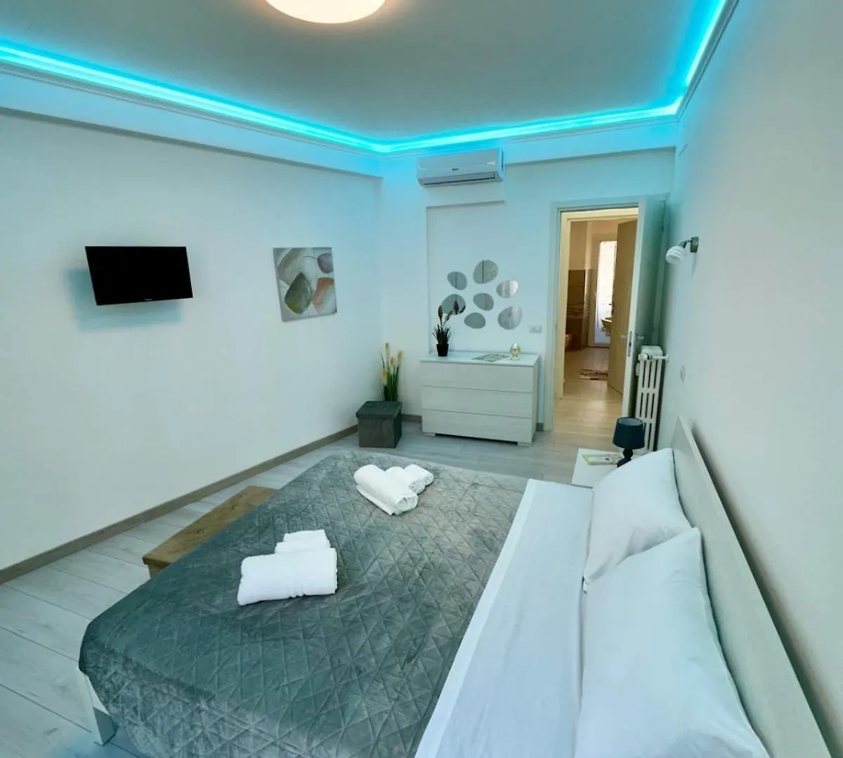 Holiday Home Modern 2 Rooms Near Colosseo Rome 0*,  Italy